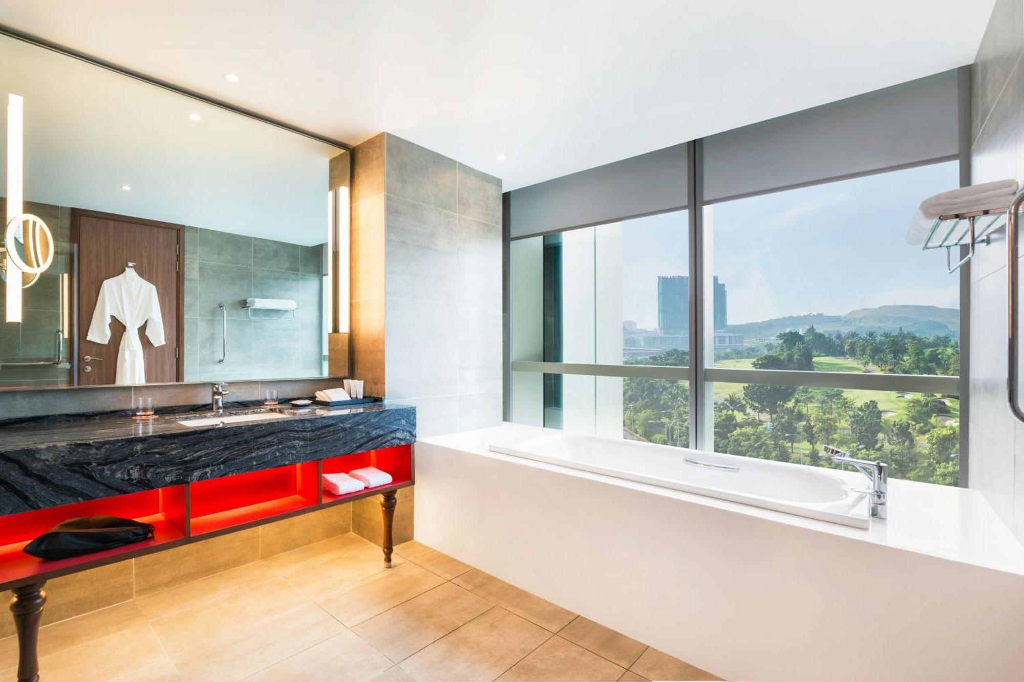 Le Meridien Putrajaya Kültér fotó Bathroom